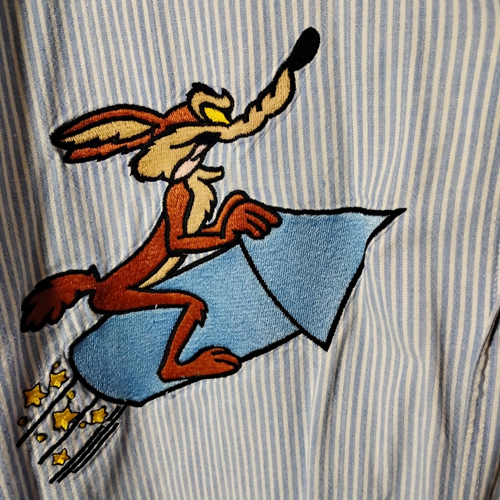 Looney toons long sleeve shirt - Picture 2 of 9